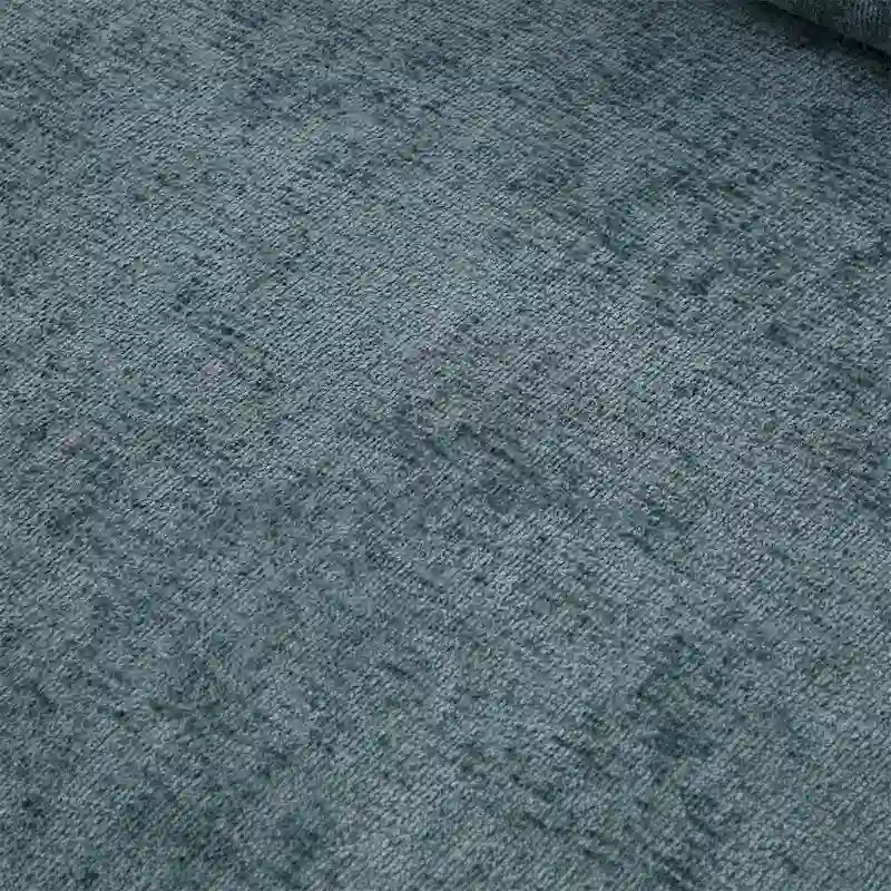 Canapé moderne 3 places confortable, recouvert de velours et avec pieds