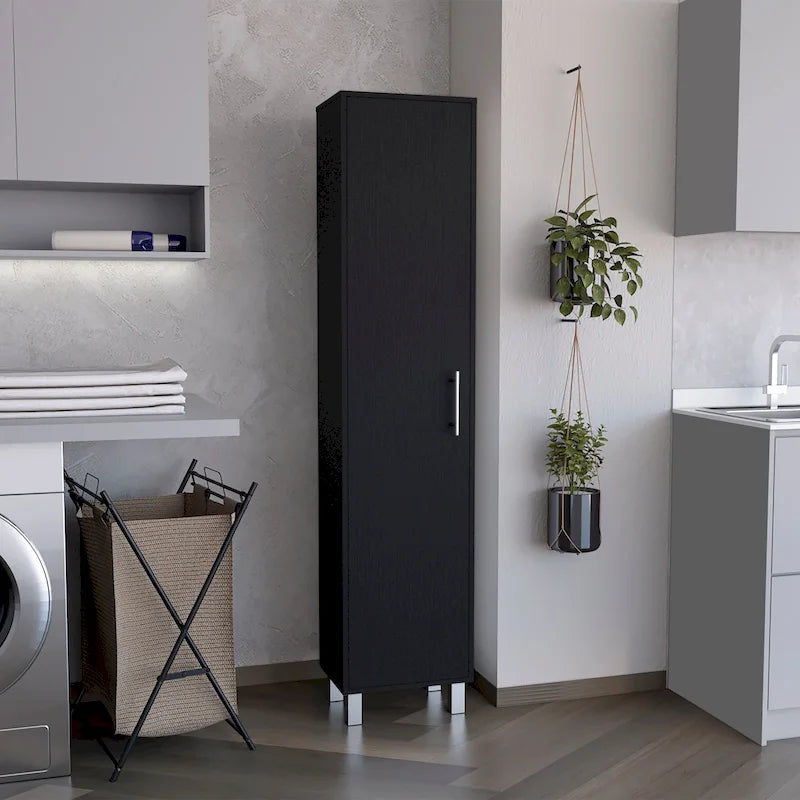 Armoire de rangement de 70 pouces de haut avec porte-balais et quatre étagères