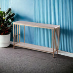 Console rectangulaire en imitation pierre couleur champagne avec base dorée - 120,6 cm (L) x 30,5 cm (l) x 74,9 cm (H)