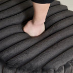 Pouf ottoman rond rembourré de 22,05 pouces de large avec pieds en métal noir