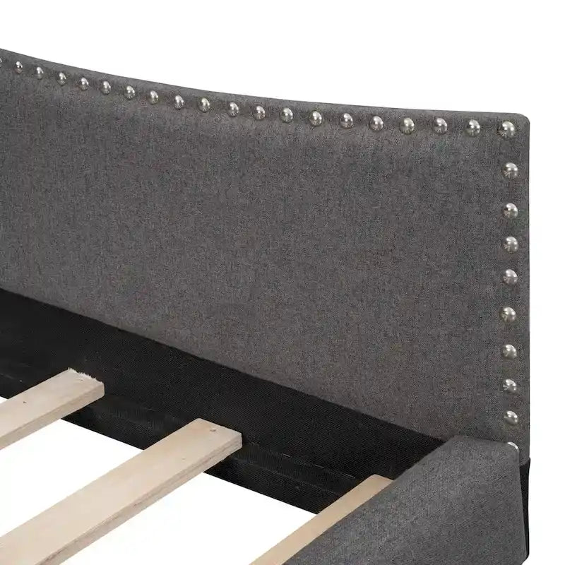 Lit de jour rembourré gris pleine grandeur avec accoudoirs