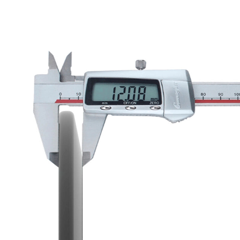 Plateau de table rond en verre trempé noir épais, bords biseautés et polis.