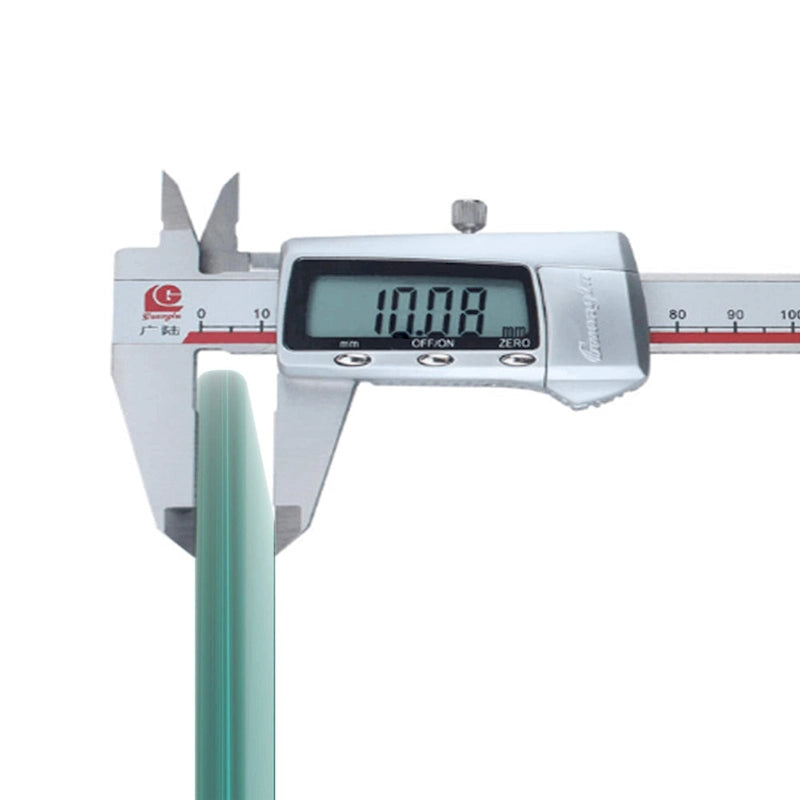 Plateau de table rond en verre trempé transparent, épais, biseauté et poli.