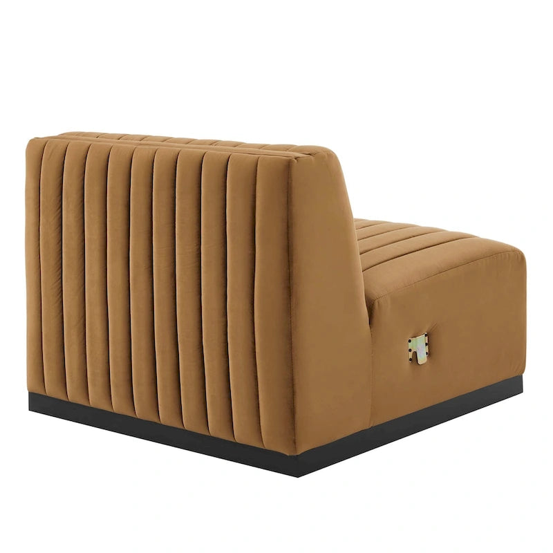 Fauteuil sans accoudoirs Conjure Channel en velours capitonné haute performance