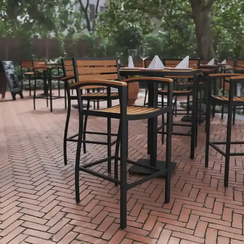 Tabouret de bar d'extérieur de qualité commerciale avec accoudoirs et lattes en résine polyuréthane