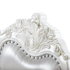 Chaises de salle à manger traditionnelles Eugene en bois massif avec garniture cloutée et pieds cabriolet (ensemble de 2) de Furniture of America