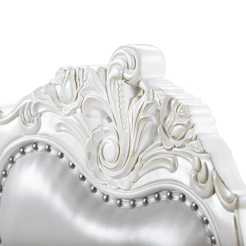 Chaises de salle à manger traditionnelles Eugene en bois massif avec garniture cloutée et pieds cabriolet (ensemble de 2) de Furniture of America