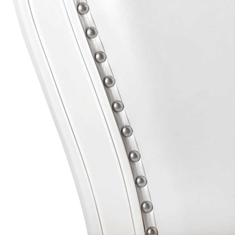 Chaises de salle à manger traditionnelles Eugene en bois massif avec garniture cloutée et pieds cabriolet (ensemble de 2) de Furniture of America