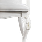 Chaises de salle à manger traditionnelles Eugene en bois massif avec garniture cloutée et pieds cabriolet (ensemble de 2) de Furniture of America