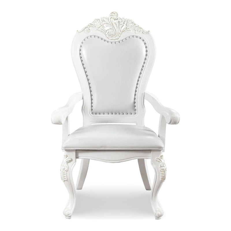 Chaises de salle à manger traditionnelles Eugene en bois massif avec garniture cloutée et pieds cabriolet (ensemble de 2) de Furniture of America